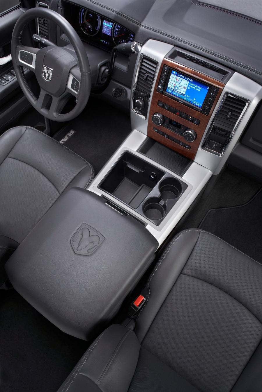  Dodge Ram 2500 Laramie Crew Cab 2010 года  (фото 8 из 24)